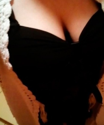 Живу в самом сердце Москвы, и готова подарить тебе незабываемое время в моей компании. У меня есть все, чтобы сделать нашу встречу незабываемой. 🔥
Мои услуги включают в себя интимные удовольствия на любой вкус. Я с радостью окунусь с тобой в мир страсти и разврата. 💦 Могу быть невинной и нежной, либо развратной и безудержной – зависит от твоих желаний.
У меня всегда есть отличные отзывы от моих клиентов. Они говорят, что я умело подхожу к индивидуальным запросам каждого из них. Ты можешь увидеть мои фото, чтобы убедиться в моей неповторимой красоте. 💋
Не сомневайся, и позвони мне уже сейчас. Ты не пожалеешь о своем выборе. Мы с тобой создадим настоящую волшебную атмосферу и погрузимся в океан страсти и удовольствия. 🌟 Жду тебя, мой красавчик! 😉 11187, 39 лет